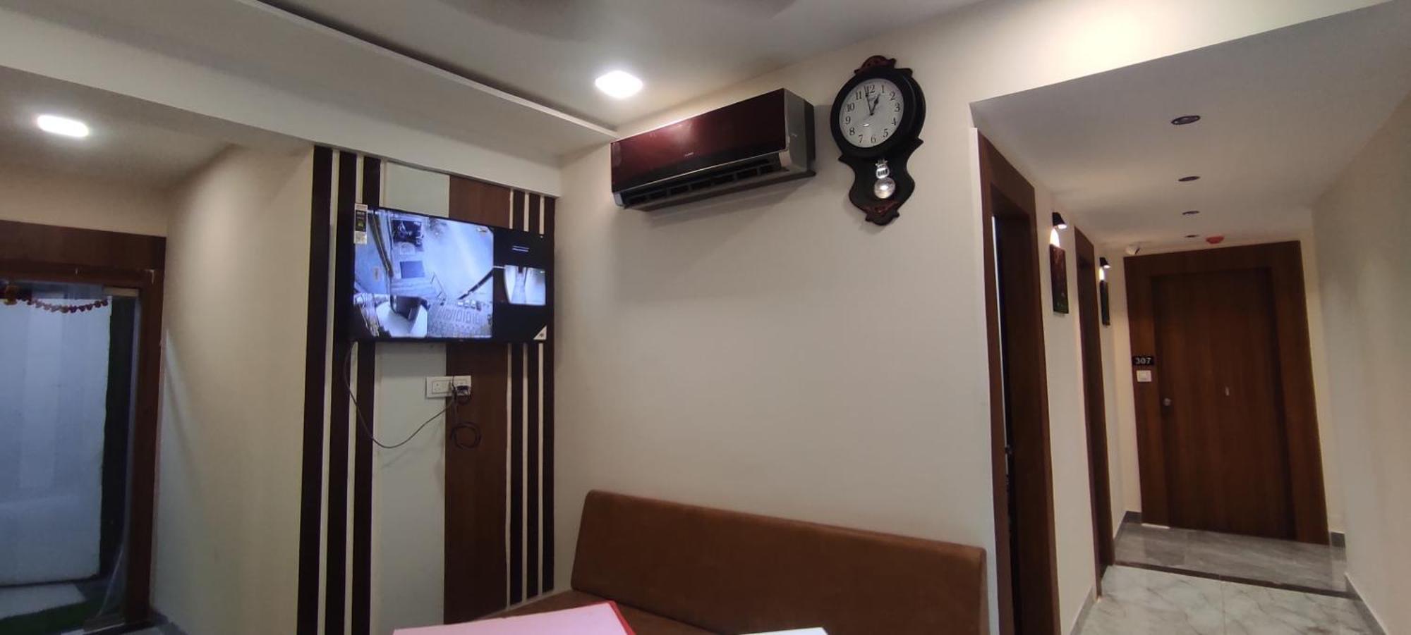 Hotel Earth Inn, Subhash Bridge, Rto Circle, Ahmedabad Exterior foto